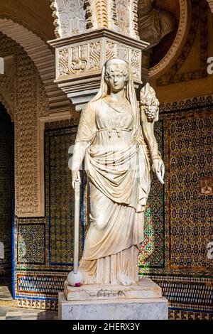 Römisch-griechische Göttinnen, Casa de Pilatos Stadtpalast mit Mudejar-Stilelementen, Sevilla, Sevilla, Andalusien, Spanien Stockfoto