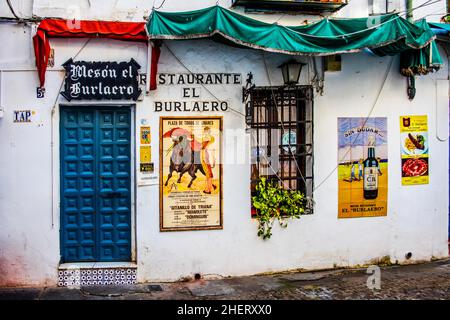 Restaurant in den Straßen der Altstadt von Cordoba, Cordoba, Andalusien, Spanien Stockfoto