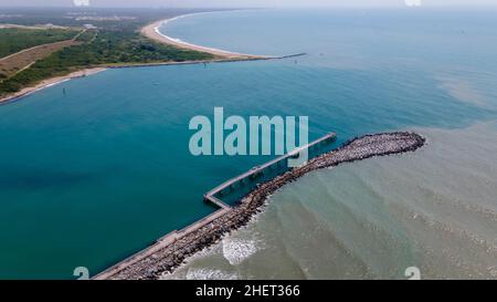 Cape Canaveral Luftaufnahme. Raketenstart SpaceX Falcon 9. Kennedy Space Center LC-39A. Stockfoto