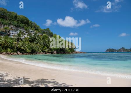 Landzunge und Bucht Anse a La Mouche Westküste Mahe Insel Seychellen Stockfoto