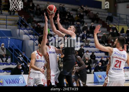 PalaRadi, Cremona, Italien, 12. Januar 2022, Andrea Pecchia (Vanoli Cremona) während der Vanoli Basket Cremona gegen Allianz Pallacanestro Trieste - Italienische Basketball A Serie Championship Stockfoto