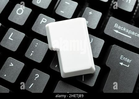 Alte Notizen Erneut Eingeben, Textspiele Spielen, Tippgeschwindigkeit Testen Stockfoto
