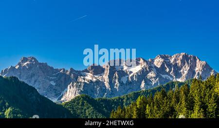 Berggipfel der Alpen im Logarstal Logarska Dolina - Slowenien Stockfoto