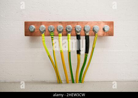 Elektrische Erdung in einem IT-Serverraum Stockfoto