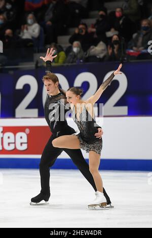 Tallinn, Estland. 12. Januar 2022, Aleksandra BOIKOVA & Dmitrii KOZLOVSKII (RUS), während des Pairs Short Program, bei den ISU European Figure Skating Championships 2022, in der Tondiraba Ice Hall, am 12. Januar 2022 in Tallinn, Estland. Quelle: Raniero Corbelletti/AFLO/Alamy Live News Stockfoto