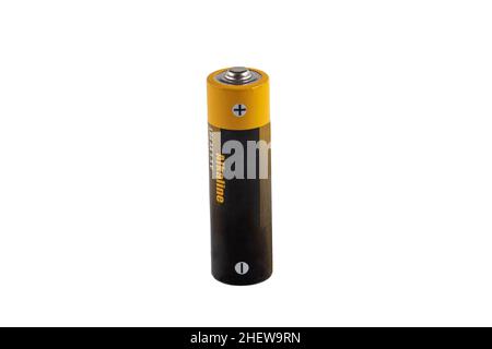 Wiederaufladbarer Stift-Akku. Alkaline-Batterien im AA-Format auf weißem Hintergrund. Stockfoto