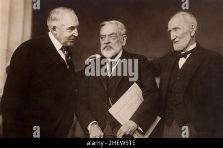 US-Präsident Warren G. Harding mit Robert Todd Lincoln und dem US-Kongressabgeordneten aus Illinois und dem ehemaligen Sprecher des US-Repräsentantenhauses Joseph Cannon, Washington DC, USA, Harris & Ewing, Mai 30, 1922 Stockfoto