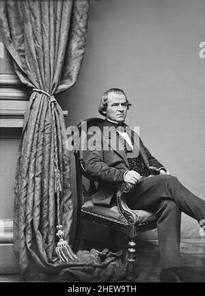 Andrew Johnson (1808-1875), 17th Präsident der Vereinigten Staaten, sitzend Portrait, Mathew Brady Studio, 1860 Stockfoto