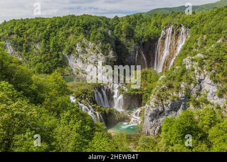 Sastavci und Veliki schlagen Wasserfälle im Nationalpark Plitvicer Seen, Kroatien Stockfoto