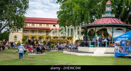 Bandkonzert in Rotunda im Queens Park während des Mary Poppins Festivals, Maryborough, Queensland, Australien Stockfoto