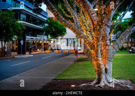 Lichterketten auf den Collective Markets, Stanley Street, Southbank Parklands, Brisbane, Queensland, Australien Stockfoto