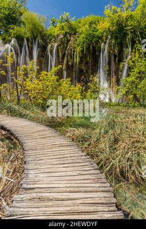 Wasserfall Mali Prstavac im Nationalpark Plitvicer Seen, Kroatien Stockfoto