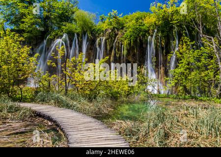 Wasserfall Mali Prstavac im Nationalpark Plitvicer Seen, Kroatien Stockfoto