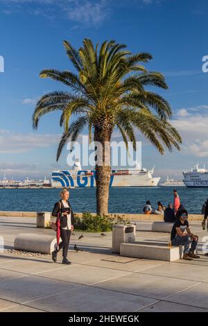 SPLIT, KROATIEN - 28. MAI 2019: Strandpromenade in Split, Kroatien Stockfoto