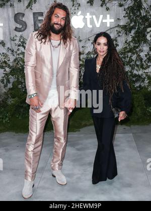 Westwood, Usa. 12th Januar 2022. (DATEI) Jason Momoa und Lisa Bonet kündigen Split nach fast 5 Jahren Ehe an. WESTWOOD, LOS ANGELES, KALIFORNIEN, USA - 21. OKTOBER: Der amerikanische Schauspieler Jason Momoa und seine Frau/amerikanische Schauspielerin Lisa Bonet kommen zur Weltpremiere von Apple TV 's 'See', die am 21. Oktober 2019 im Fox Village Theatre in Westwood, Los Angeles, Kalifornien, USA, stattfand. (Foto von Xavier Collin/Image Press Agency) Quelle: Image Press Agency/Alamy Live News Stockfoto