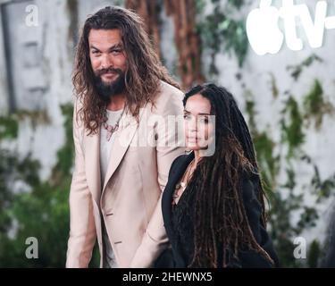 Westwood, Usa. 12th Januar 2022. (DATEI) Jason Momoa und Lisa Bonet kündigen Split nach fast 5 Jahren Ehe an. WESTWOOD, LOS ANGELES, KALIFORNIEN, USA - 21. OKTOBER: Der amerikanische Schauspieler Jason Momoa und seine Frau/amerikanische Schauspielerin Lisa Bonet kommen zur Weltpremiere von Apple TV 's 'See', die am 21. Oktober 2019 im Fox Village Theatre in Westwood, Los Angeles, Kalifornien, USA, stattfand. (Foto: Xavier Collin/Image Press Agency/Sipa USA) Quelle: SIPA USA/Alamy Live News Stockfoto