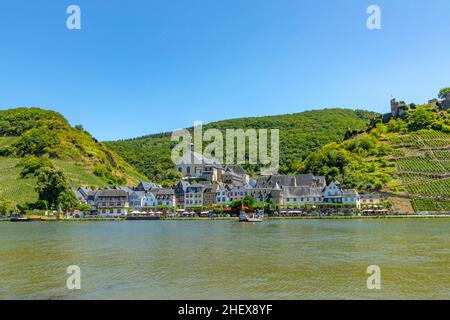 Landschaftlich schöner Blick auf das Dorf Beilstein im Moseltal Stockfoto