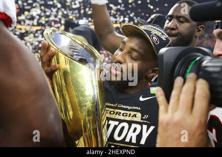 Indianapolis, IN, USA. 10th Januar 2022. Die Georgia Bulldogs feiern beim NCAA College Football Playoff National Championship-Spiel zwischen den Georgia Bulldogs und der Alabama Crimson Tide im Lucas Oil Stadium in Indianapolis, IN. Darren Lee/CSM/Alamy Live News Stockfoto