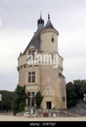 Tour des Marques, Chateau de Chenonceau, Blick von den Gärten am nördlichen Ufer des Flusses Cher, Chenonceaux, Indre-et-Loire, Frankreich Stockfoto