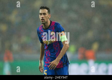 Ukraine, Kiew - 02. November 2021. Sergio Busquets (FC Barcelona) während des Spiels zwischen dem FC Dynamo Kiew und dem FC Barcelona, NSC Olympiyskiy Stockfoto