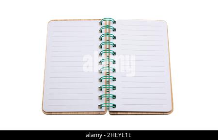 Spiralnotepad isoliert auf weißem Hintergrund. Hardcover offenes Notizbuch. Leere Papierseite, grünes Bindepad, Kopierplatz Stockfoto