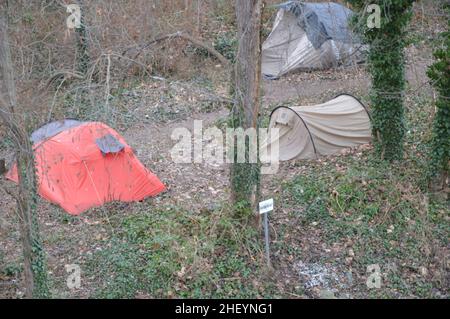 Obdachlosenzelte in Wannsee, Berlin, Deutschland - 9. Januar 2022. Stockfoto