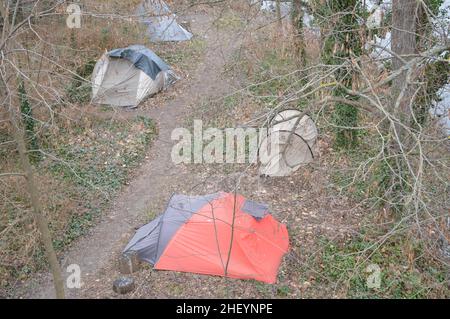 Obdachlosenzelte in Wannsee, Berlin, Deutschland - 9. Januar 2022. Stockfoto