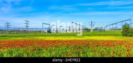 Kraftwerk und Distribution Station in einer wunderschönen Landschaft Stockfoto