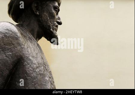 Bronzestatue von Mosche Ben Maimon oder Ben Maimonides, jüdische Philosoph 1135-1204 in Córdoba in Spanien. Stockfoto