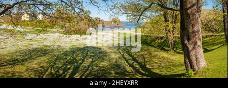 Frühling in der Seefestung Suomenlinna, Helsinki, Finnland Stockfoto