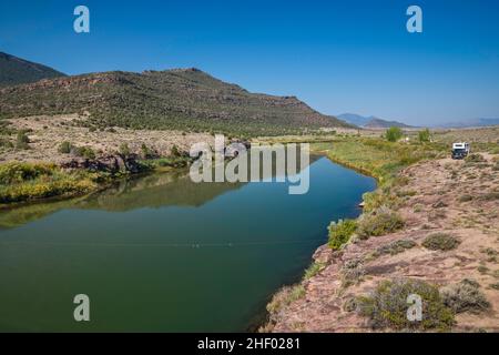 Green River, Campingplatz, Browns Park NWR, Blick von der Hängebrücke, Colorado, USA Stockfoto
