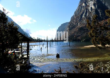 Madhuri See, Ein butiful See in der Nähe von Tawang, Arunachal Pradesh, Nordostindien, populärer Touristenort Stockfoto