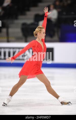 Tallinn, Estland. Januar 13 2021: Antonina DUBININA (SRB), während des Women Short Program, bei den ISU-Europameisterschaften im Eiskunstlauf 2022, in der Tondiraba Ice Hall, am 13. Januar 2022 in Tallinn, Estland. Quelle: Raniero Corbelletti/AFLO/Alamy Live News Stockfoto
