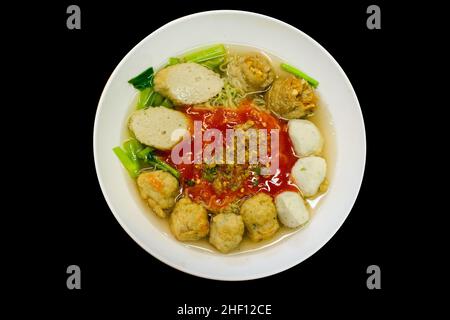 Draufsicht auf Fish Ball Noodles, Fokus selektiv Stockfoto