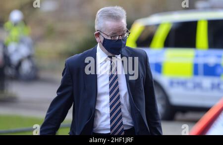 Michael Gove MP (Con: Surrey Heath - Staatssekretär für die Aufheitung, Wohnungsbau und Gemeinschaften; Minister für zwischenstaatliche Beziehungen) verlässt D Stockfoto