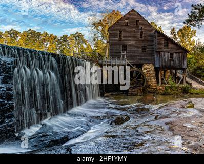 Historisches Yates Grist Mill and Dam, Raleigh, North Carolina, USA Stockfoto