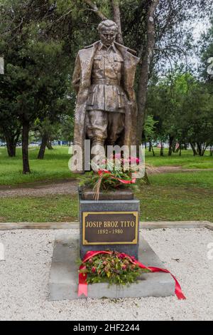 PODGORICA, MONTENEGRO - 4. JUNI 2019: Josip Broz Tito Statue in Podgorica, der Hauptstadt Montenegros Stockfoto