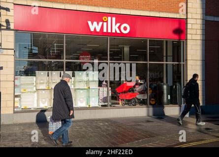 Slough, berkshire, Großbritannien. 13th. Januar 2022. Der High-Street-Einzelhändler Wilko hat diese Woche angekündigt, 15 Geschäfte zu schließen, wodurch mehr als 330 Arbeitsplätze dem Risiko einer Redundanz ausgesetzt werden. Quelle: Maureen McLean/Alamy Stockfoto