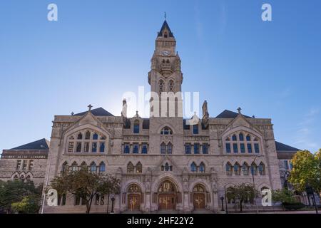 Nashville, Tennessee, USA - 7. November 2021: Der Grundstein für die IT-Abteilung des Zollhauses wurde 1877 gelegt. Entworfen vom Architekten W.A. Potter. Stockfoto