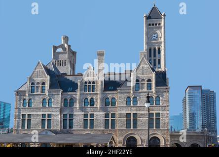 Nashville, Tennessee, USA - 7. November 2021: Früher ein Eisenbahnterminal von Richard Montfort, 1900 für Zugpassagiere gebaut Stockfoto