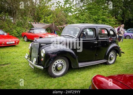 Culcheth Community Day, Cheshire, 2019, wo Stände eine Sammlung von Oldtimern umkreisten, die von Enthusiasten restauriert und von der Öffentlichkeit gesehen wurden Stockfoto