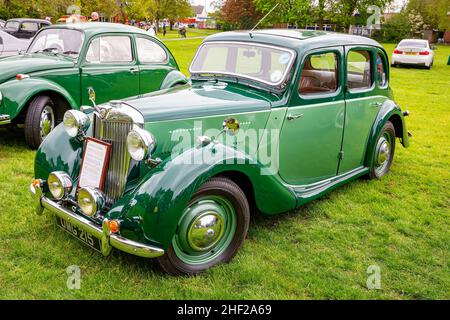 Culcheth Community Day, Cheshire, 2019, wo Stände eine Sammlung von Oldtimern umkreisten, die von Enthusiasten restauriert und von der Öffentlichkeit gesehen wurden Stockfoto