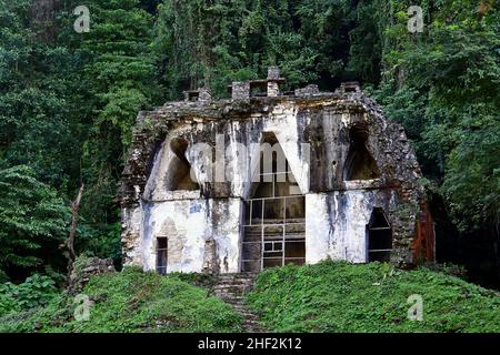 Tempel des Foliada (El Templo de la Cruz Foliada), Archäologische Stätte Palenque, Bundesstaat Chiapas, Mexiko, Nordamerika, Weltkulturerbe Stockfoto