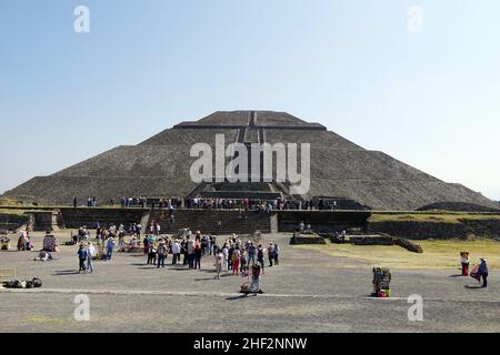 Sonnenpyramide (Pirámide del Sol), Teotihuacan, Bundesstaat Mexiko, Mexiko, Nordamerika, UNESCO-Weltkulturerbe Stockfoto