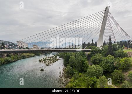 Millenium Brücke in Podgorica, Hauptstadt von Montenegro Stockfoto