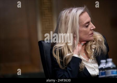 Washington, Vereinigte Staaten. 13th Januar 2022. Lael Brainard erscheint am Donnerstag, den 13. Januar 2022, vor einer Anhörung des Senatsausschusses für Banken, Wohnungsbau und städtische Angelegenheiten wegen ihrer Ernennung zum stellvertretenden Vorsitzenden des Gouverneursrats des Federal Reserve Systems im Dirksen Senate Office Building in Washington, DC. Kredit: Rod Lampey/CNP/dpa/Alamy Live Nachrichten Stockfoto