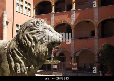 LYON, FRANKREICH - 24. MAI 2015: Das Museum für Miniaturen und Filmdekor befindet sich im Haus der Berater, einem der emblematischsten Gebäude. Stockfoto