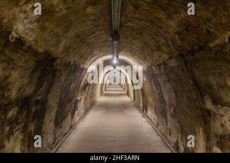 Fußgängertunnel Gric in Zagreb, Kroatien Stockfoto