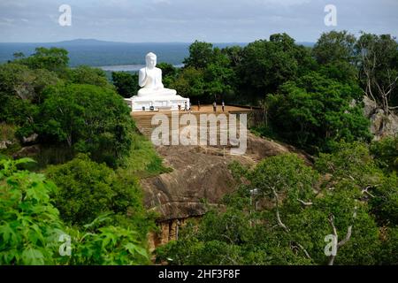 Sri Lanka Mihintale - Mihintale Buddha Statue Luftbild Stockfoto