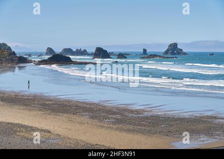 Indian Beach Sunshine Walk Oregon USA. Sonnenschein am Indian Beach im Ecola State Park, Oregon, USA. Stockfoto